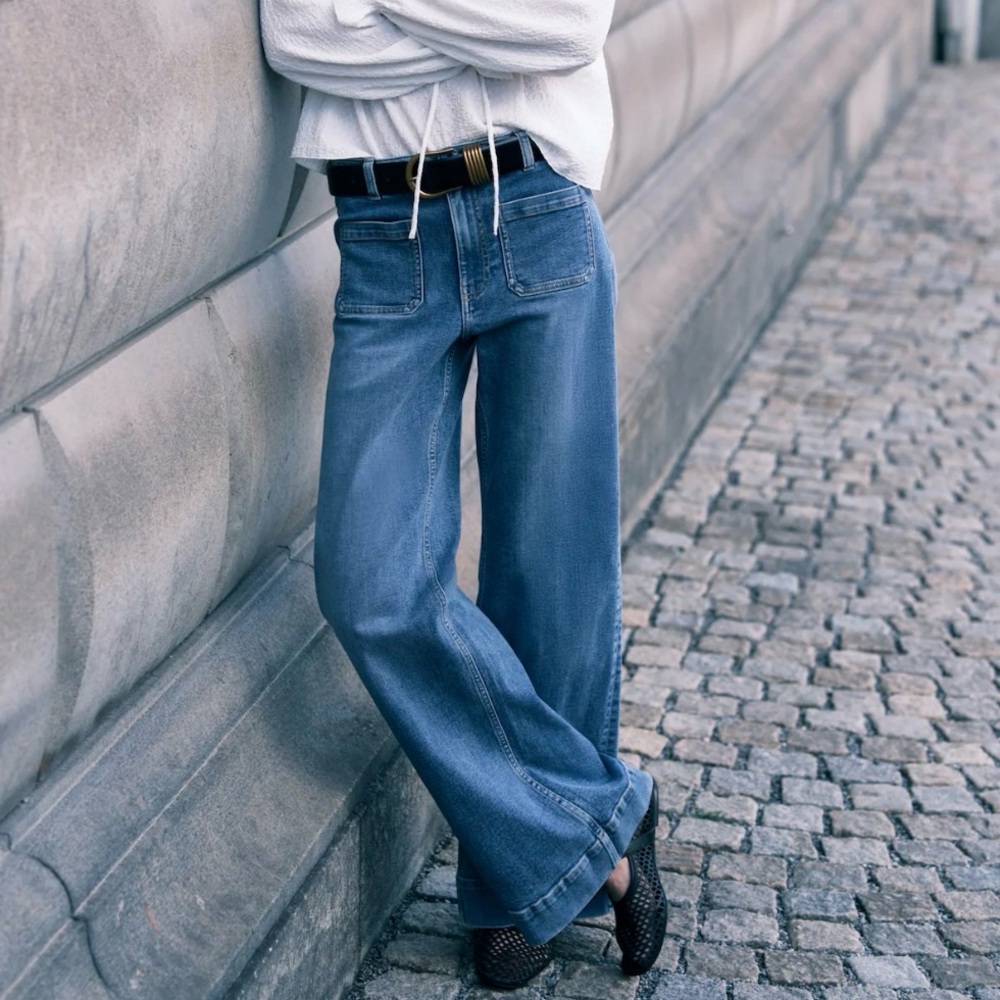 H & M Divided Wide High Jeans - Blue Denim Jeans Size 2